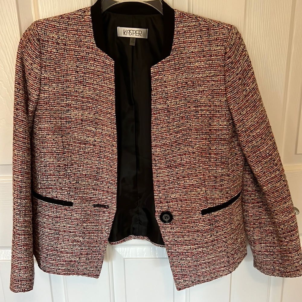 Kasper woman’s gorgeous suite jacket. Size 10p